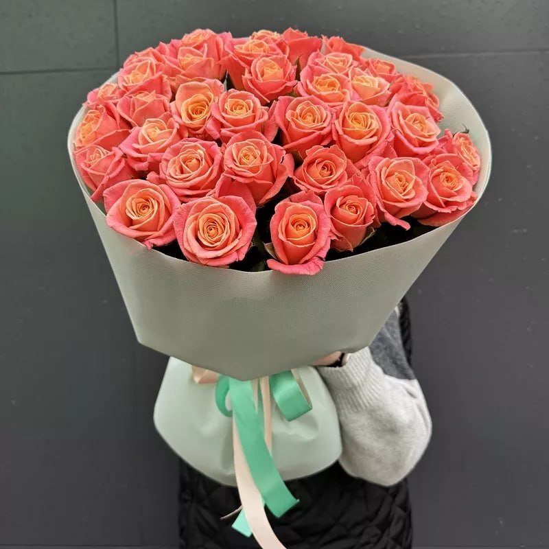 Роза коралловая 35шт